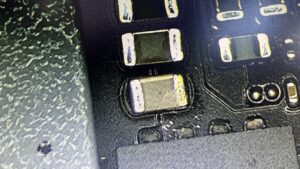 【簡略修理レポート】iPad 8 突然起動しない｜コンデンサー不良の基板修理でデータ復旧成功