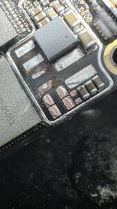 iPhone 14 Pro 水没 修理前