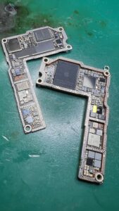iPhone 16 Plus 基板故障 コンデンサーショート