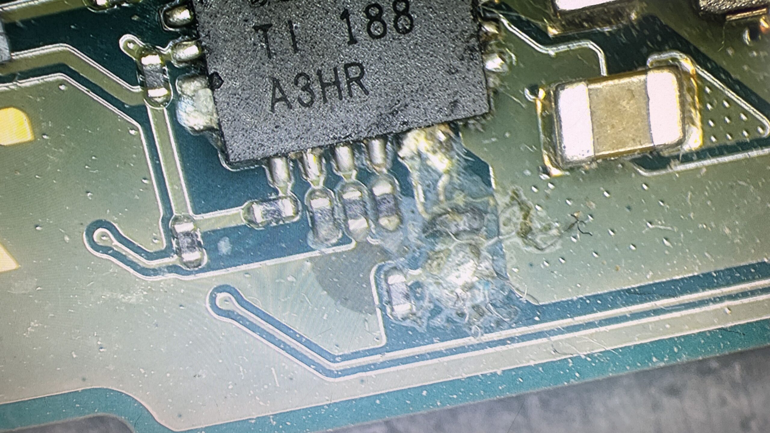 Nintendo Switch 水濡れ 基板腐食