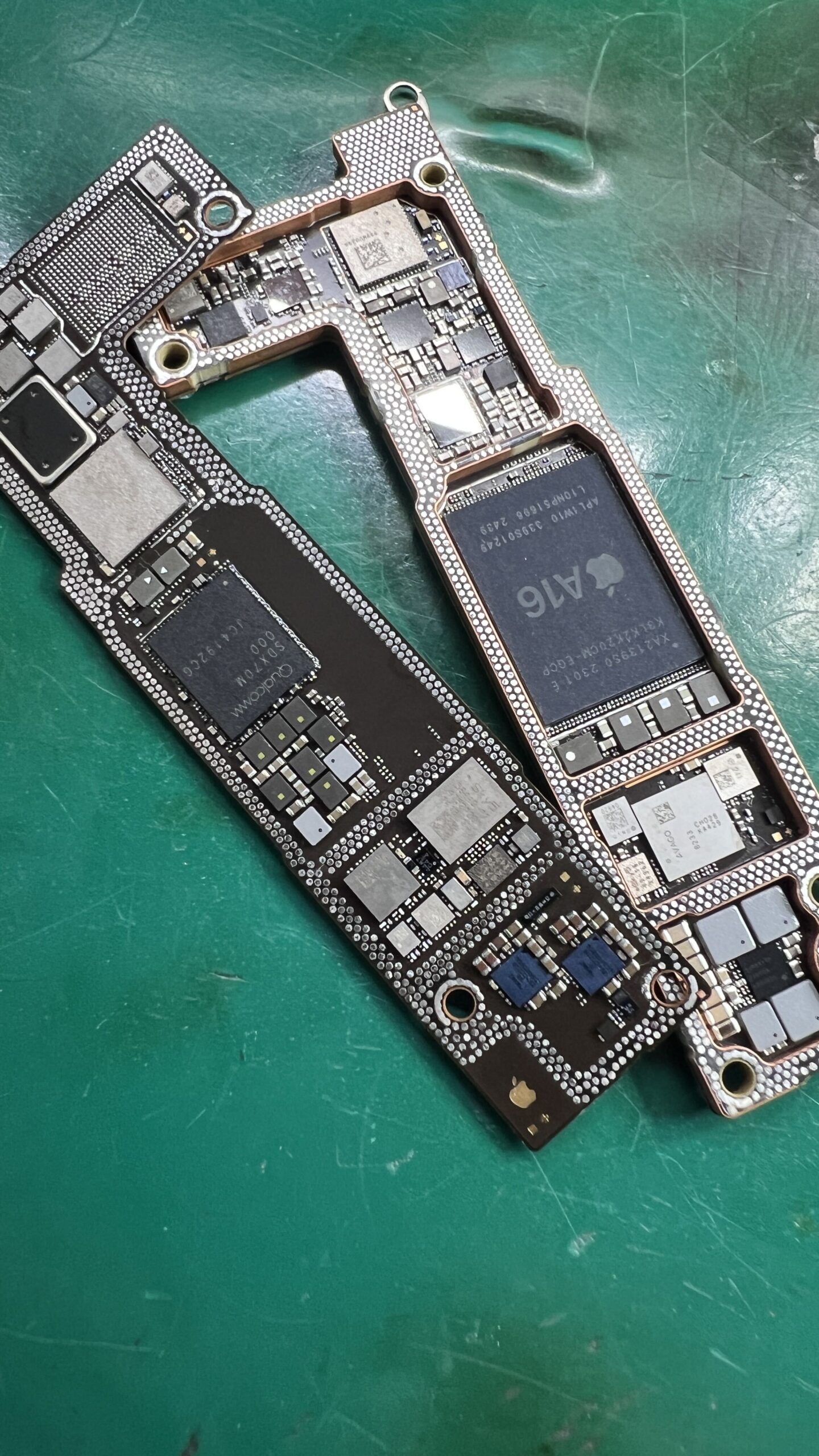 iPhone 15 積層基板 セパレート 基板修理