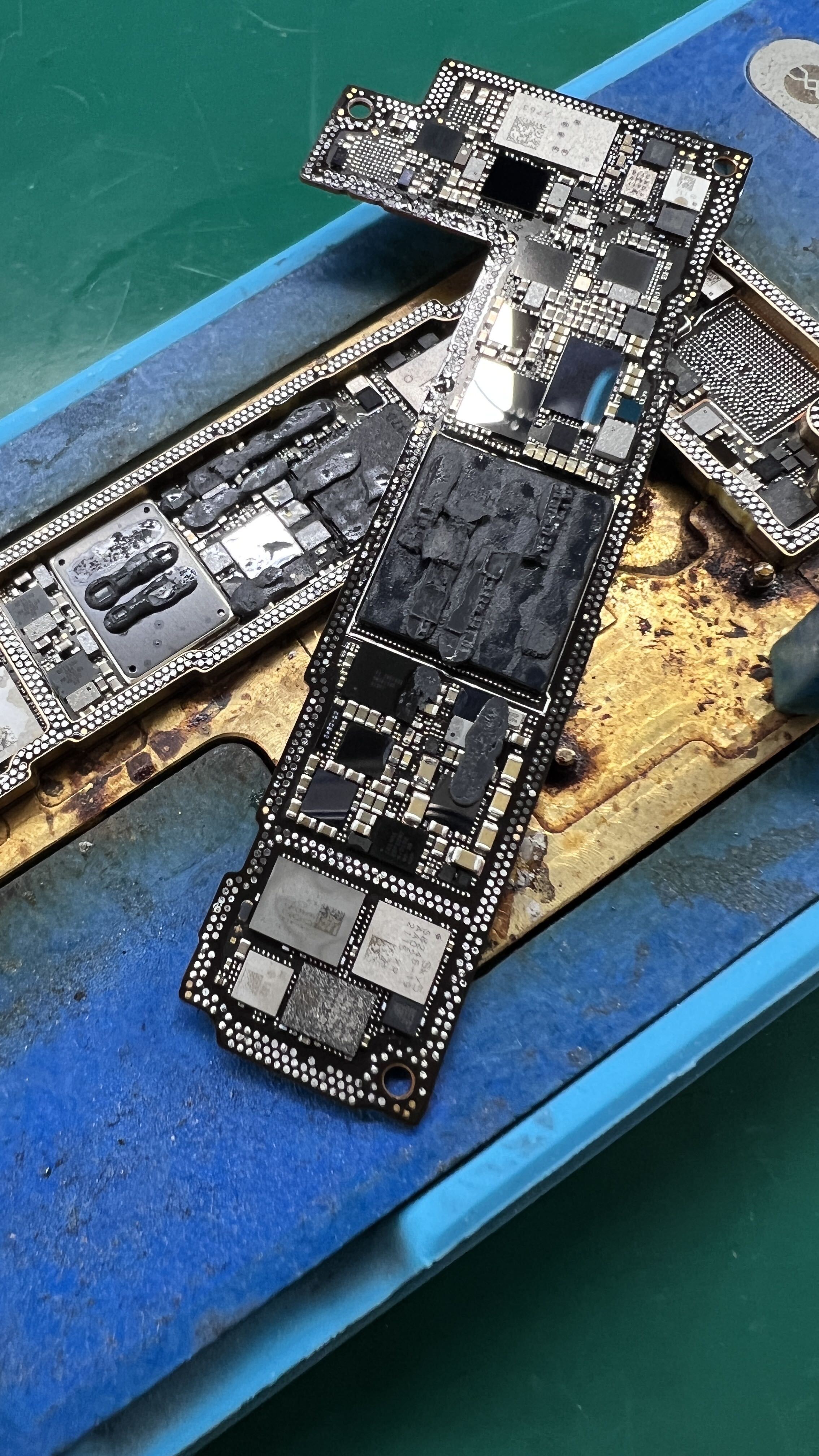 iPhone 12 積層基板 セパレート 基板修理